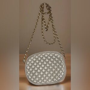 Amanda Smith Quilted Chain Crossbody Bag | Cream Pearl | Gold Chain Strap